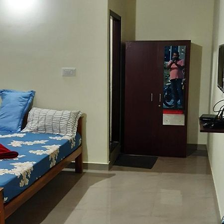 Chikmagalūr Sri Nandini Guest House מראה חיצוני תמונה